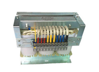 選購三相隔離變壓器要看哪幾個方面？