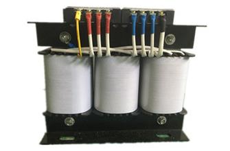 交流穩(wěn)壓器廠家介紹選擇家用穩(wěn)壓器需要注意哪幾個方面？